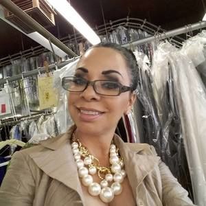 Meet your Posher, Elvia